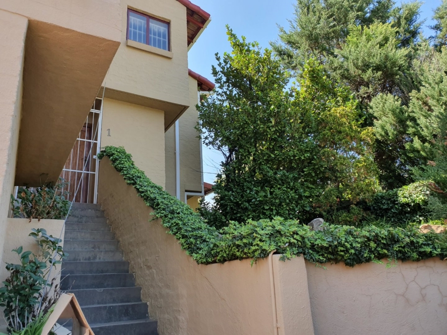 4 Bedroom Property for Sale in Hospitaalheuwel Free State